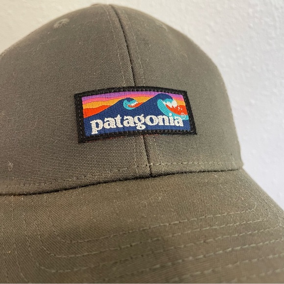 Patagonia Unisex Gray Wave Print Logo Trucker Hat - Picture 3 of 12
